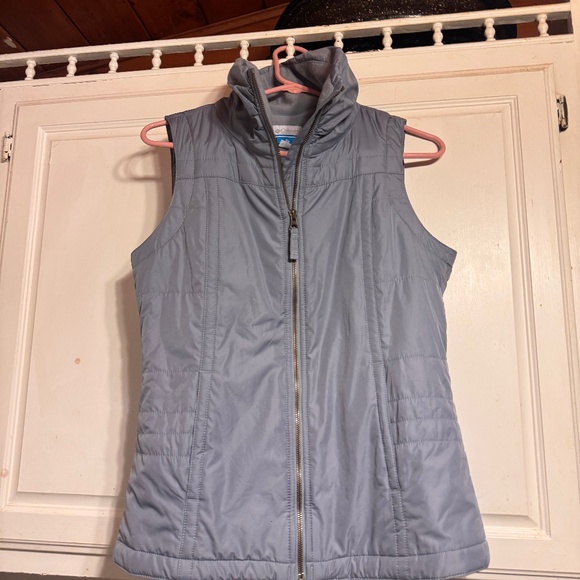 Columbia Women's Light Gray Puffer Vest size small - Picture 1 of 7